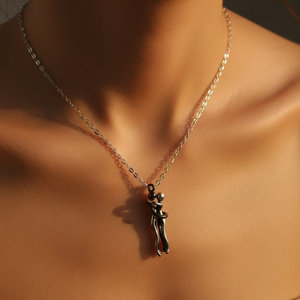 Hugging Necklace