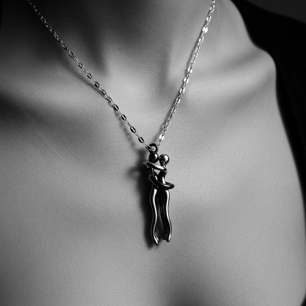 Hugging Necklace