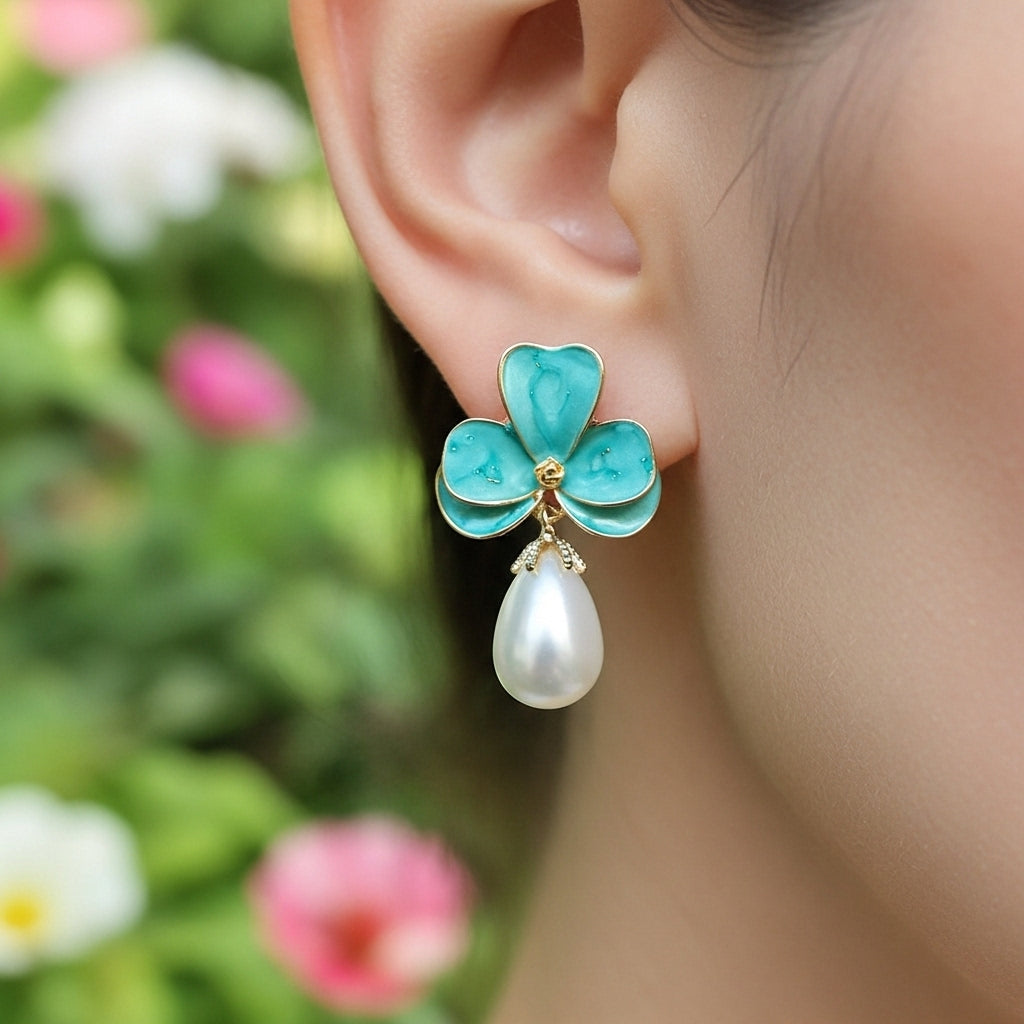 Clover Pearl Earrings
