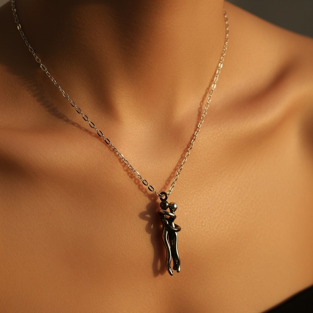 Hugging Necklace