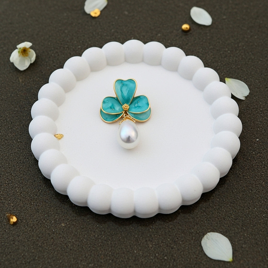 Clover Pearl Earrings